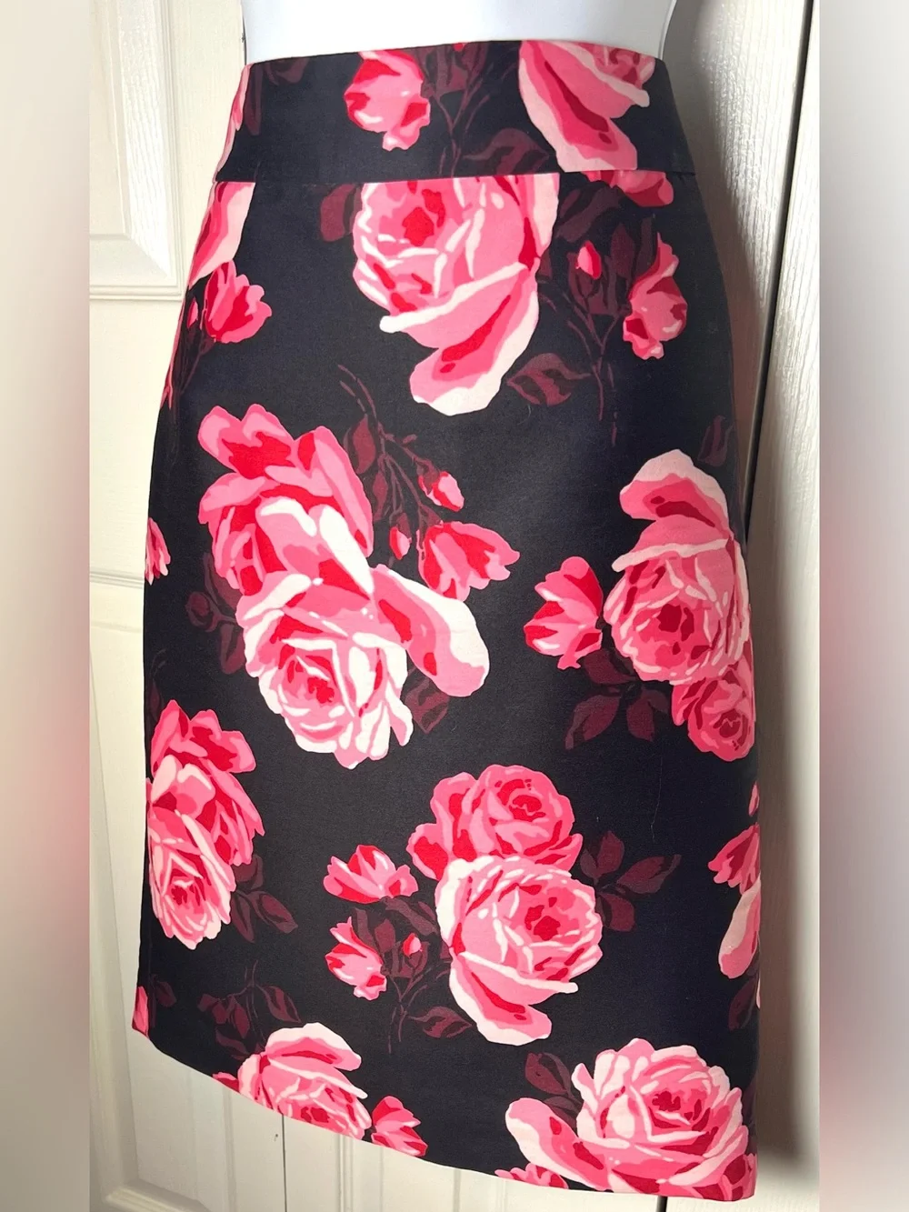KATE SPADE Pencil Skirt Rose Floral Print Black Red Pink Knee Length Career Sz 4
